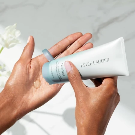 Estée Lauder Daywear Glow Boost Jelly Cleanser – reinigender und hautaufhellender schäumender Gesichtsreiniger, 125 ml