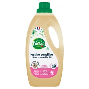 Biovie Detergent pentru rufe Sensitive cu efect de îndepărtare a petelor, de la 30 °C, pentru pielea sensibilă, 2 L