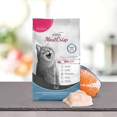 PLATINUM MeatCrisp Sterilisiert, Fisch, Trockenfutter für kastrierte Katzen, dehydriert, 3 kg
