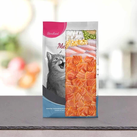 PLATINUM MeatCrisp Sterilisiert, Fisch, Trockenfutter für kastrierte Katzen, dehydriert, 3 kg