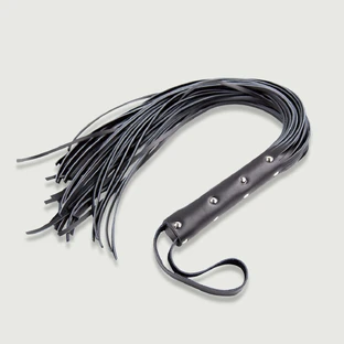 Flogger en cuir à lanières multiples et clous métalliques - Noir