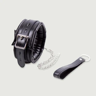 Collar de cuero acolchado con cadena - Negro