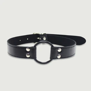Bâillon en cuir avec anneau en O - Noir