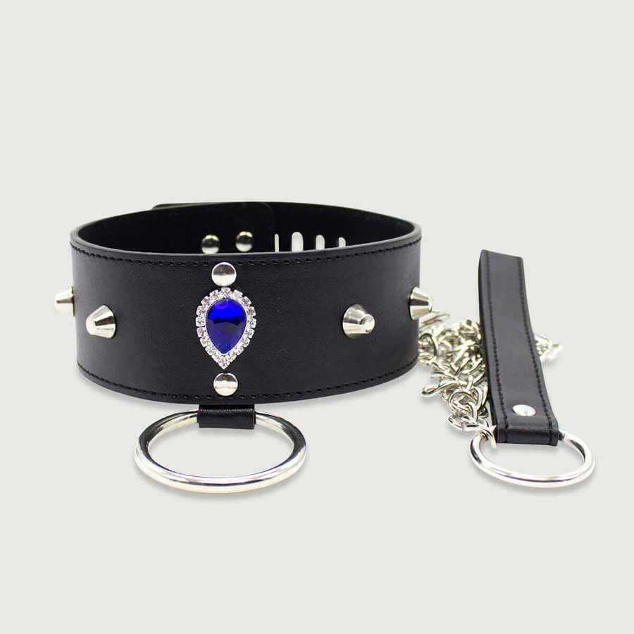 Lederhalsband mit Vorhängeschloss, Kette und blauem Edelstein – Schwarz